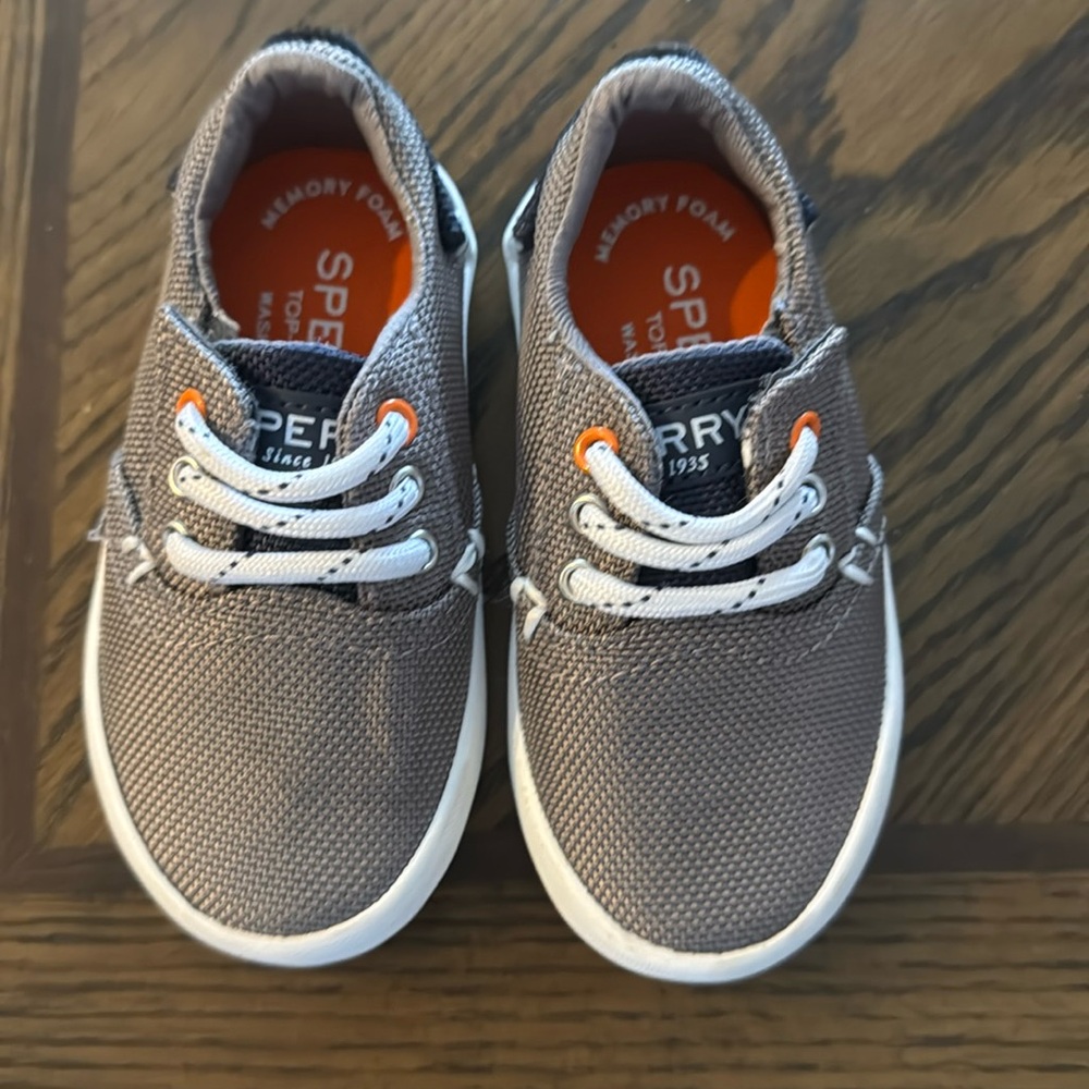 Sperry topsiders